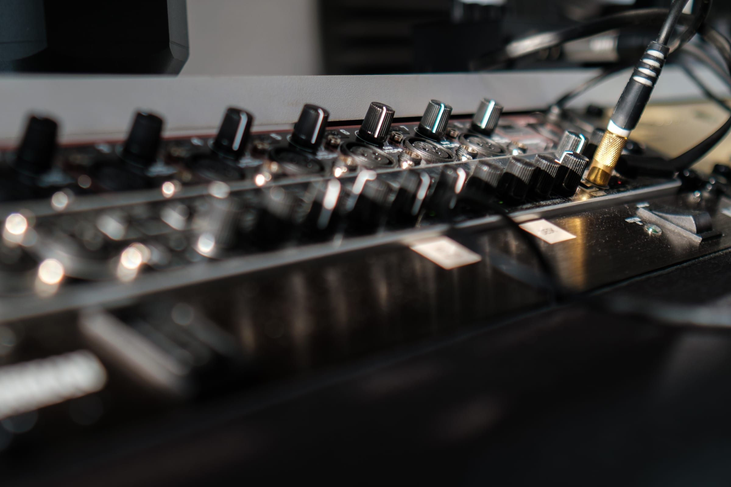 Carte son et interface ADAT Behringer ADA8200 du studio